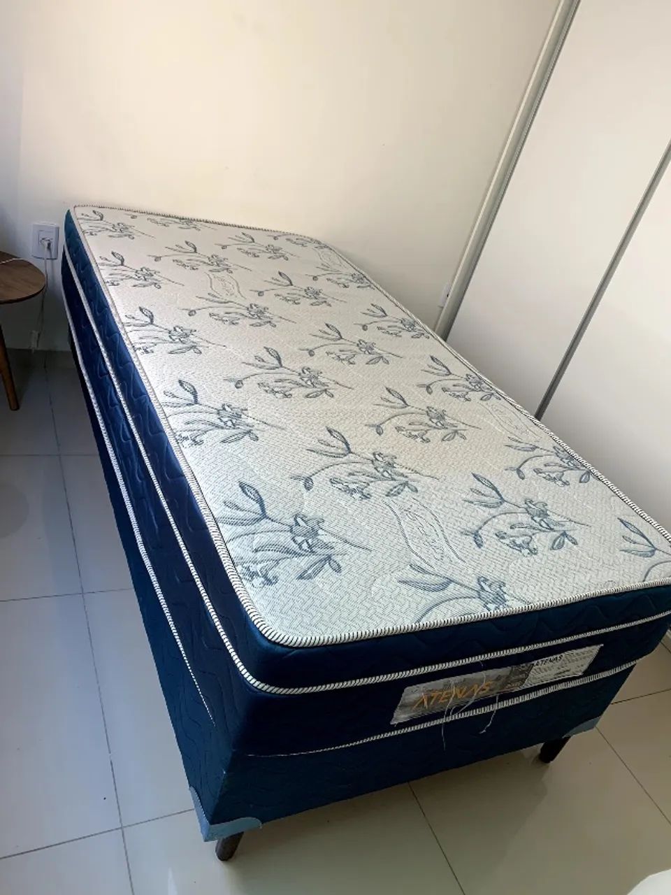 Cama box de solteiro