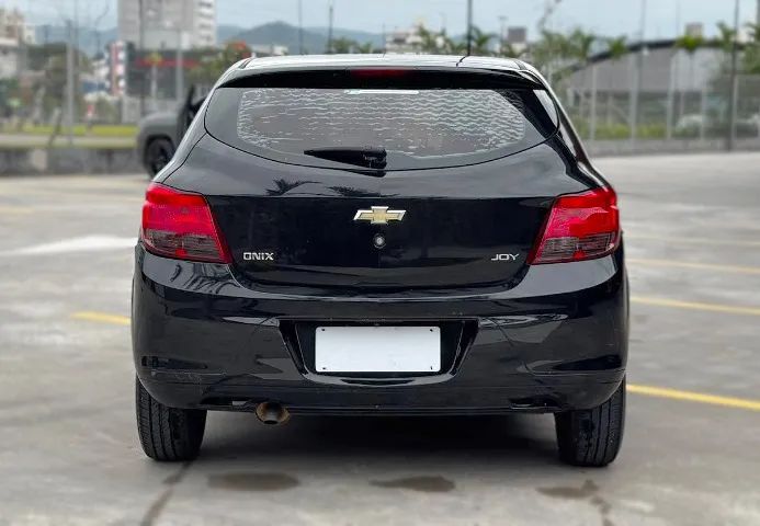 Chevrolet Onix JOY Hatch 1.0 8V Flex Mec. 4P 2019 - Foto 5