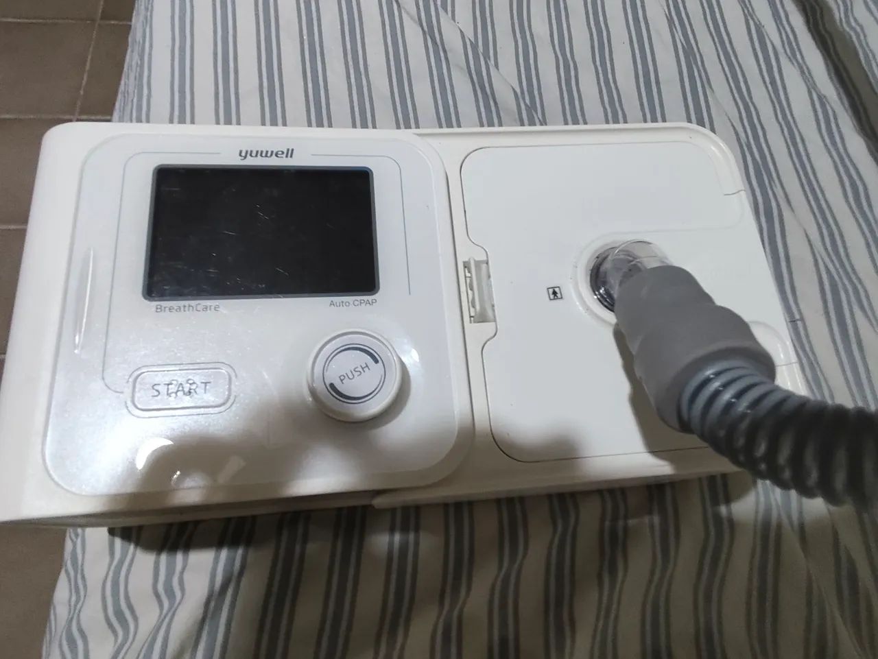 Cpap Automático Breathcare Com Umidificador - Yuwell