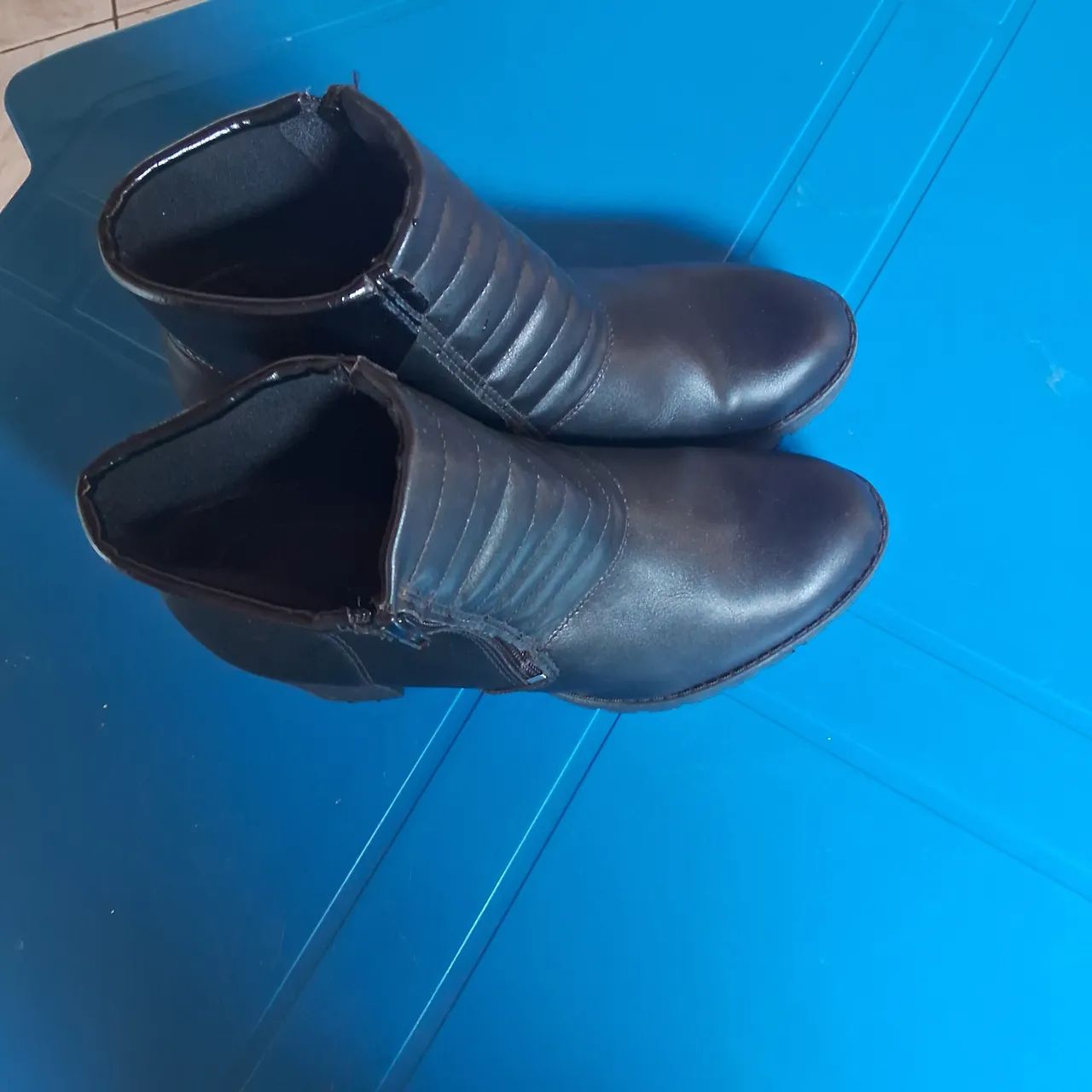 Um par de botas. - Foto 5