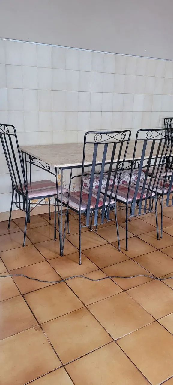 Mesa de ferro com 6 cadeiras - Foto 3