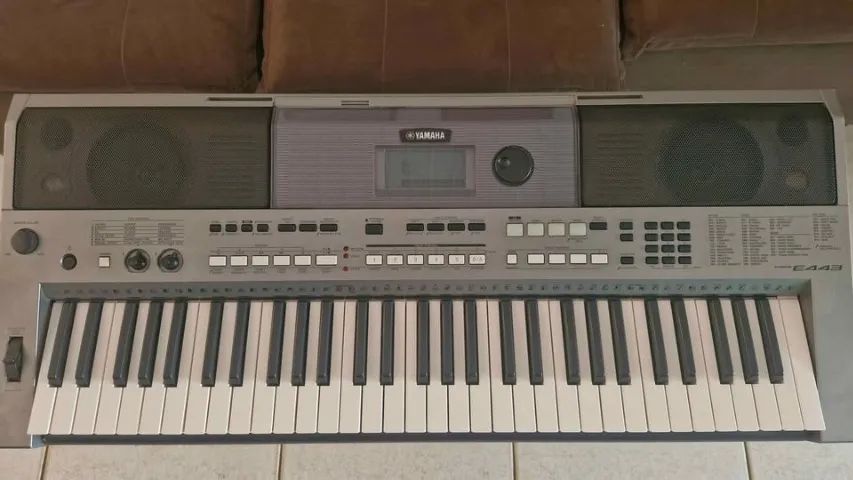 Teclado Yamaha e443 + suporte - Foto 2