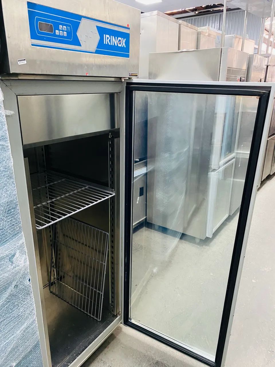 Geladeira inox expositora vertical Irinox  - Foto 4