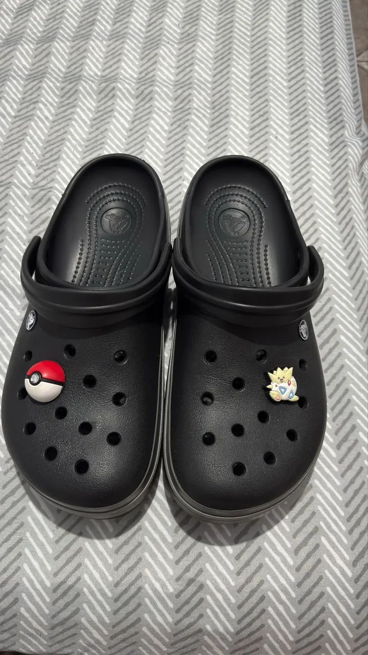 Vendo crocs original usada poucas vezes 