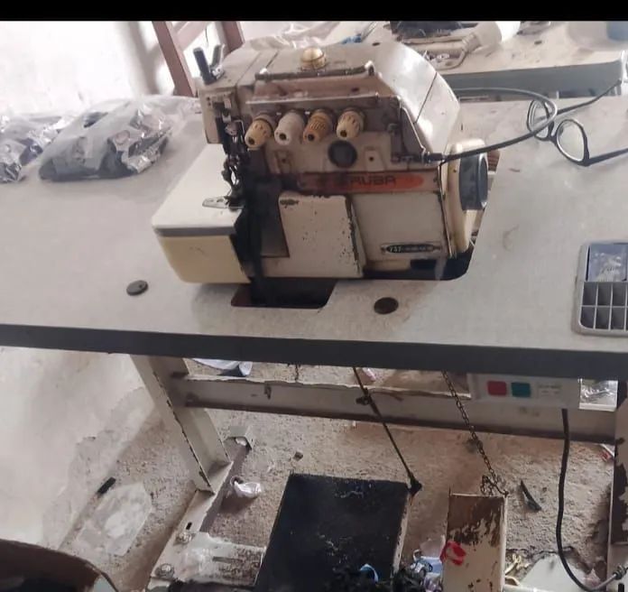 Maquina  goleira e overloque 