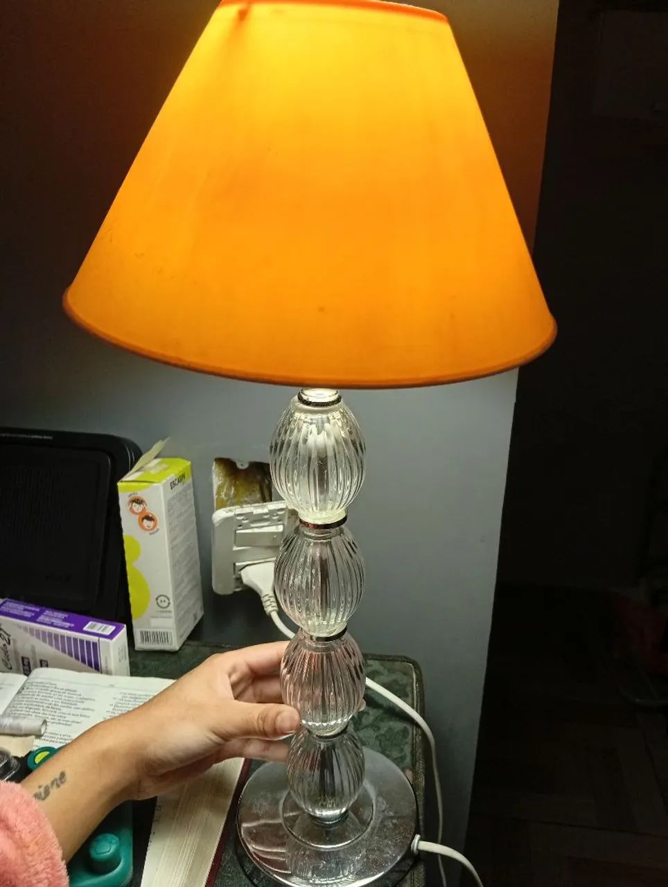 Abajur antigo com lampada 