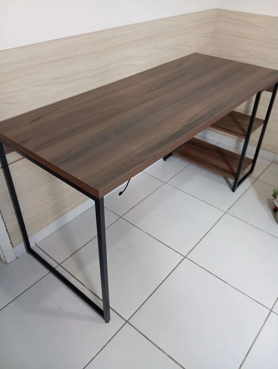 BAIXOU!!! De 400,00 estamos fazendo por 300,00!!!Mesa de Escritório estilo Industrial - Op - Foto 4
