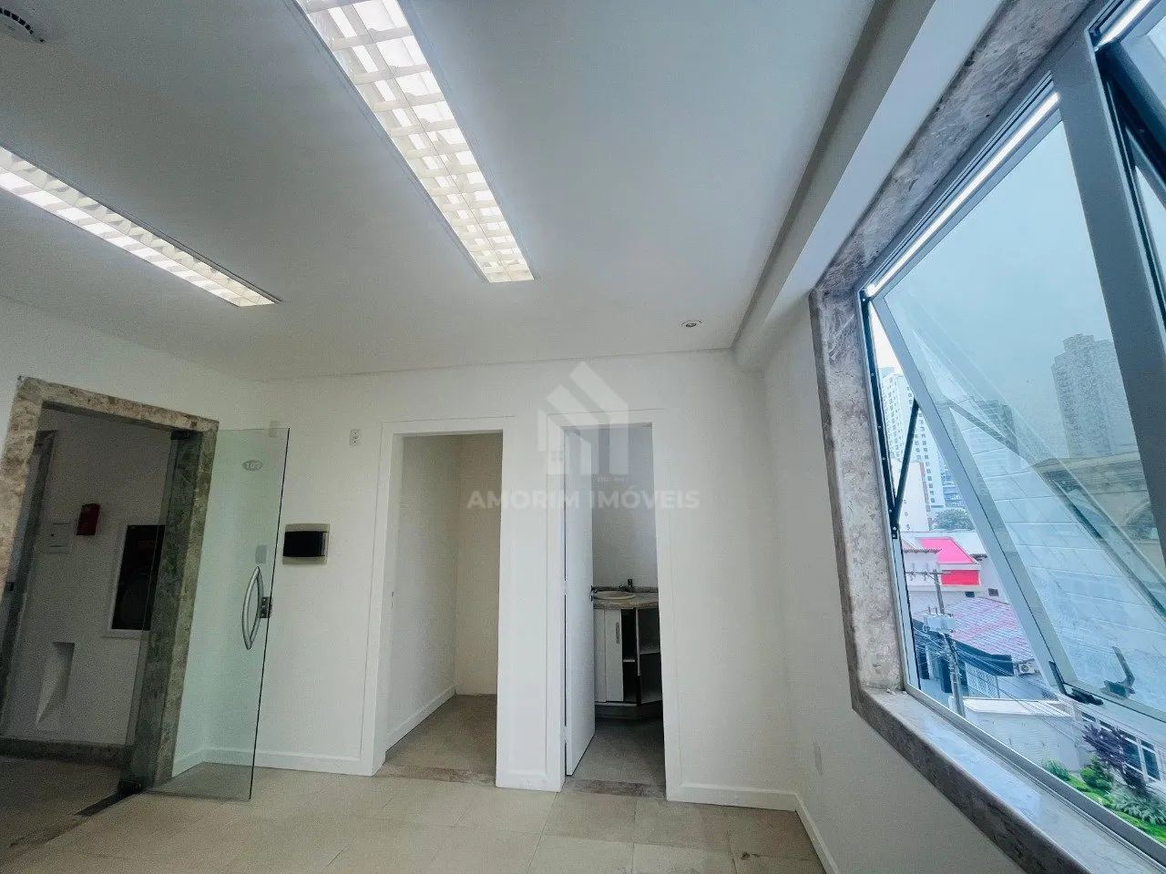 SALA COMERCIAL NO CENTRO DE ITAJAÍ - Foto 5