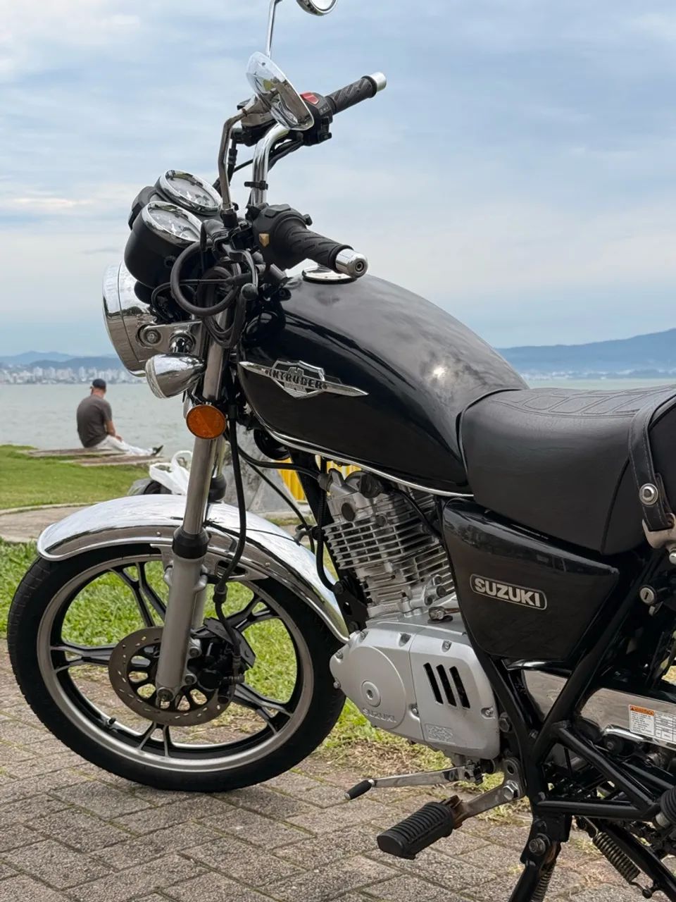 Suzuki Intruder 125 2012 - Foto 3