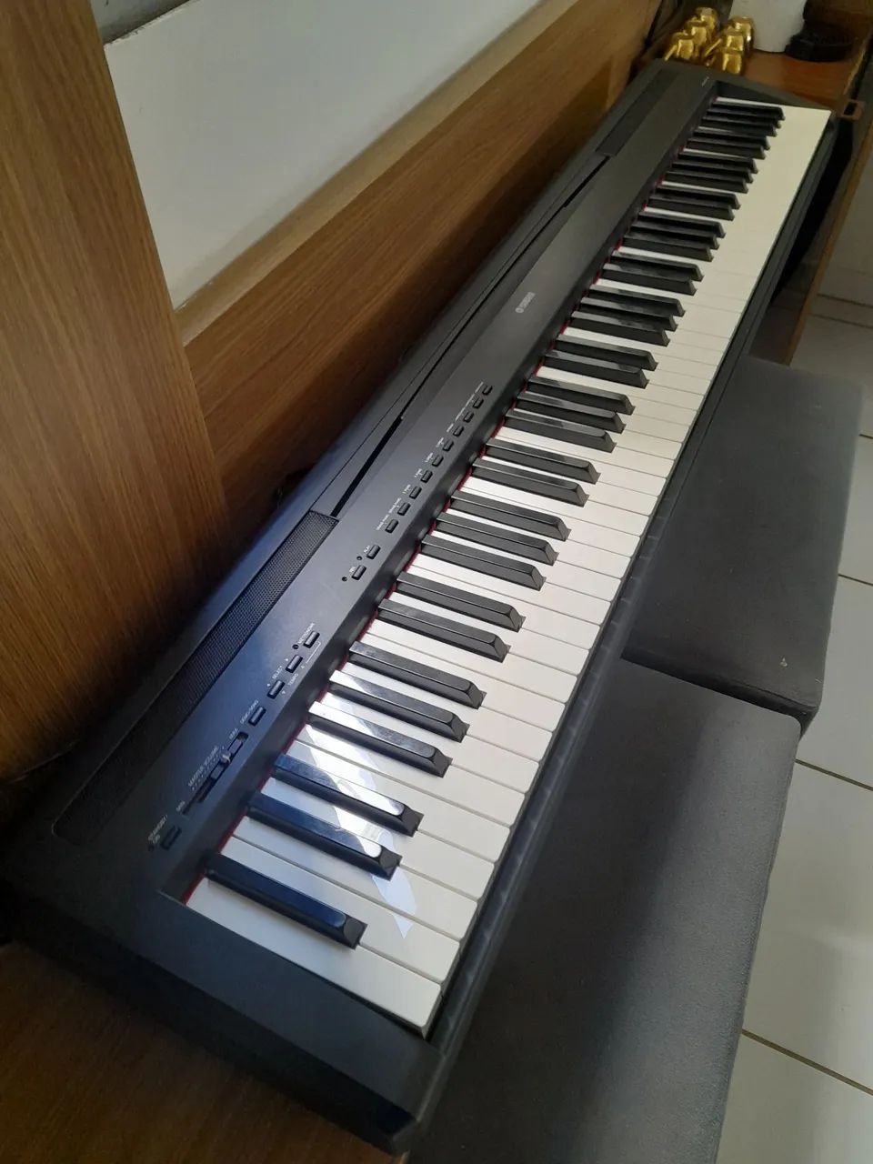 YAMAHA P85 sem detalhes
