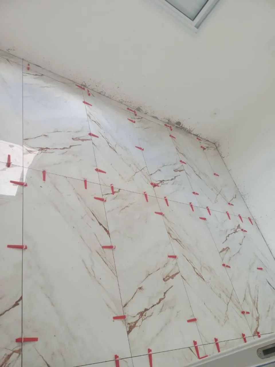 PISOS E PORCELANATOS A PARTIR DE R$50,00 O M² 