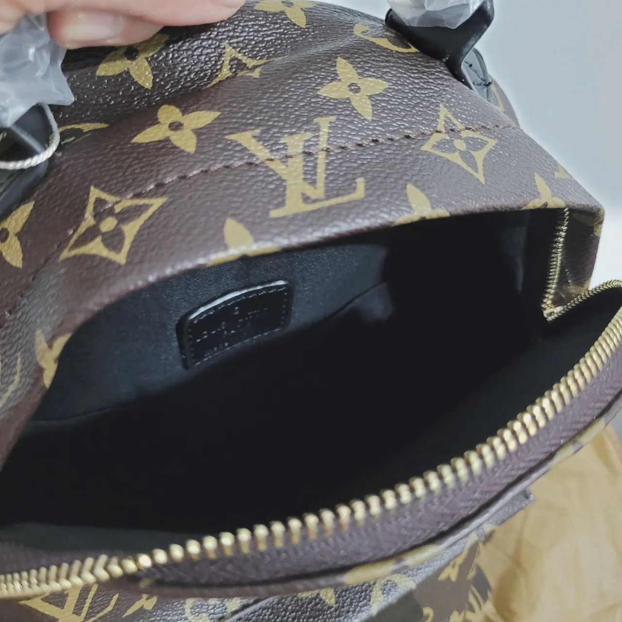 Mochila lv pequena marrom  - Foto 3