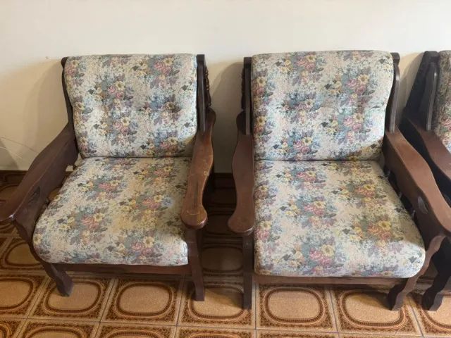 Conjunto Sofá 3 Lugares + 2 Poltronas em Madeira Antigo - Foto 5