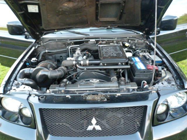 Pagero sport 2.5 4x4 manual a diesel impecavel - Foto 17