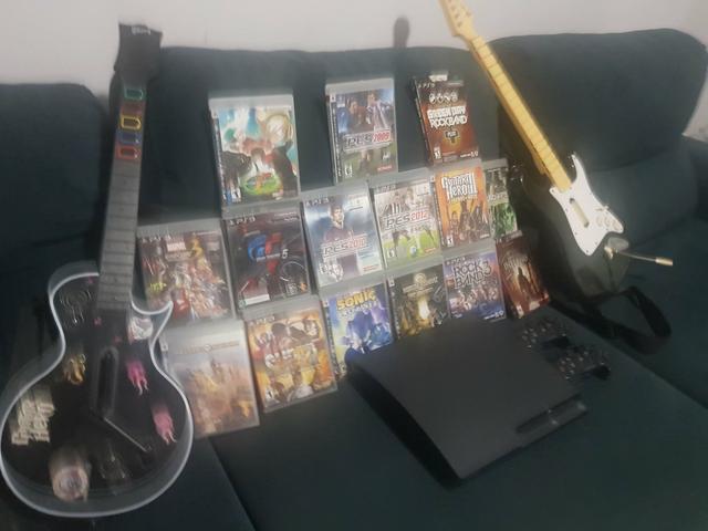 PS3 + Jogos + Guitarras Rock n' Roll - Foto 3