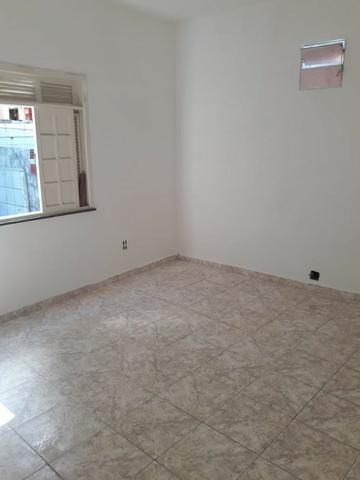 Alugo casa na rua principal Pernambués - Foto 18
