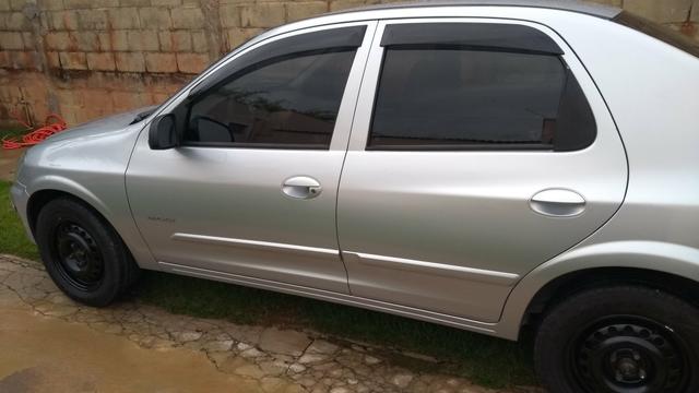 Vendo Prisma 1.4 Maxx modelo 2009 prata - Foto 6