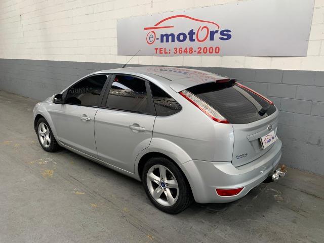 Ford Focus Ht 1.6 Glx Completo Gnv - Foto 3