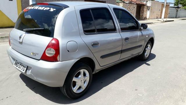 Clio Hatch 2009 com Ar gelando aceito troca - Foto 3