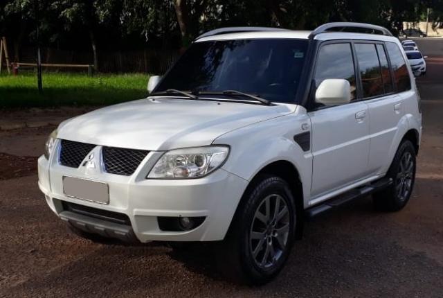 Mistsubishi pajero tr4 2.0 4x2 16v 140cv flex 4p