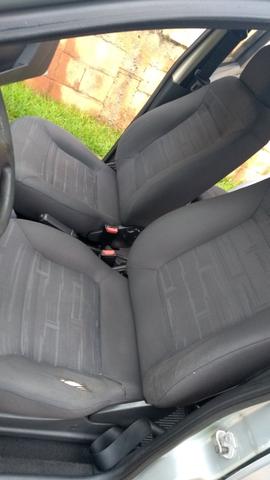 Vendo Prisma 1.4 Maxx modelo 2009 prata - Foto 4