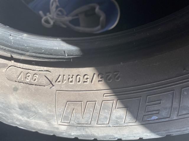 Pneus Michelin 225/50 R17 - Foto 2