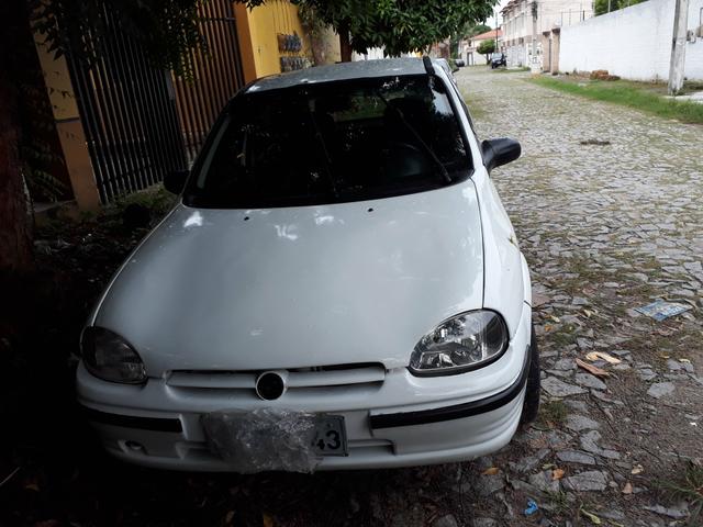 Cosa 4 portas ano 1998 tem raciocinando mais não tá focionado - Foto 4