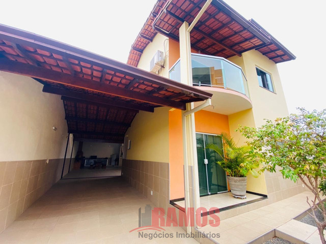 Linda casa em colina de Laranjeiras !!