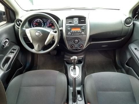 Nissan Versa SV 1.6 2017 automático - Foto 7