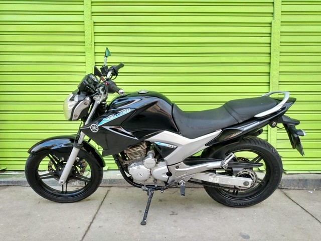 YAMAHA FAZER 250 2013/2014 PRETA