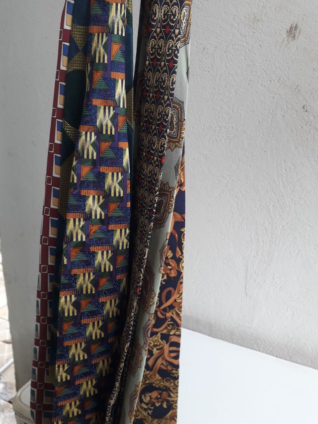Vendo sofisticado kit de gravatas de seda importadas 