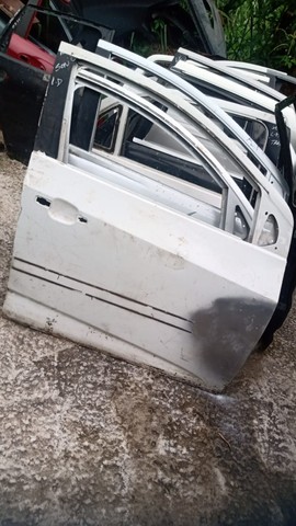 Porta dianteira direita Chevrolet Sonic 