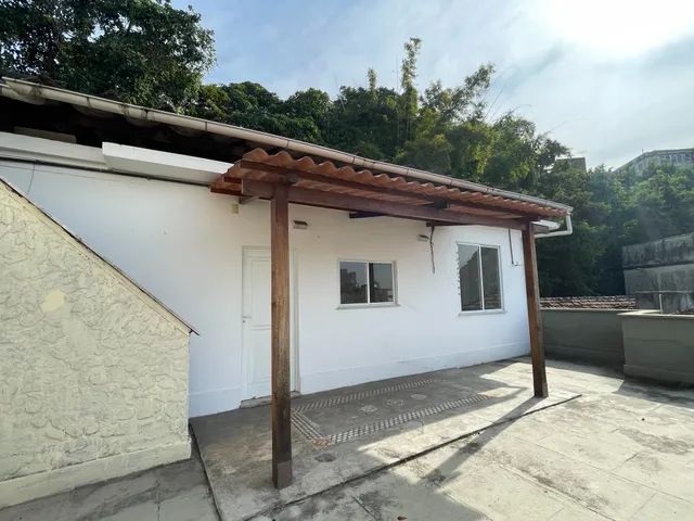 Casa triplex com 7 quartos em Santa Teresa 2 quadras do Bairro de Fátima