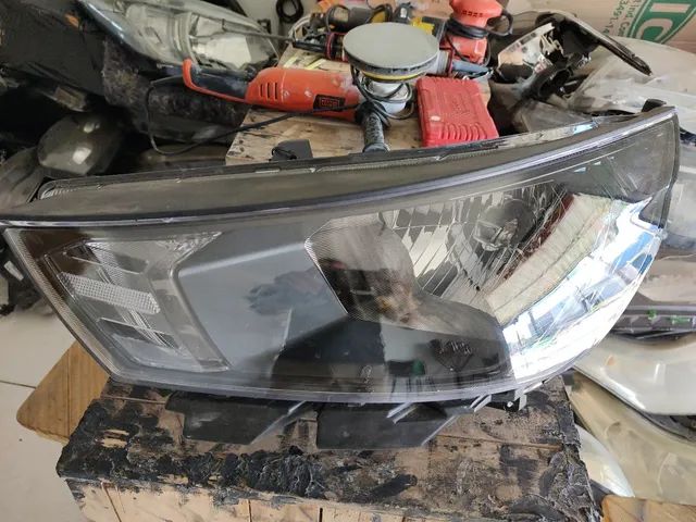 Farol HB20 2023 esquerdo