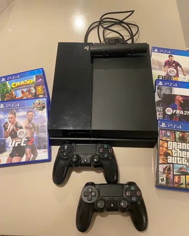 Sony Consola PS4 Pro 1TB + FIFA 21 Edição Real Madrid