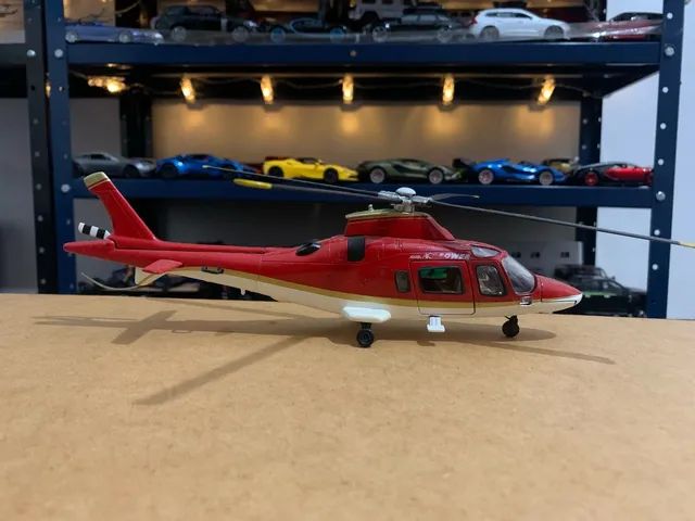 Miniatura helicóptero Agusta A109 1/43