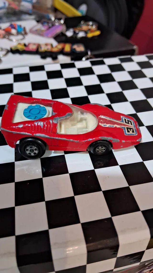 Carrinho Matchbox - Fandango n 35 na cor vermelha datado de 1975 - Foto 4
