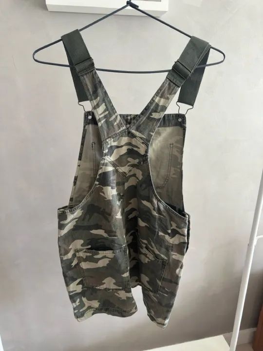 Jardineira jeans camuflada  - Foto 3