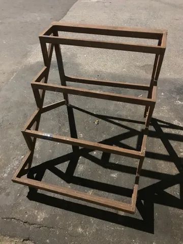 Escada cantoneiras de ferro para galpão armazém carregamento outros