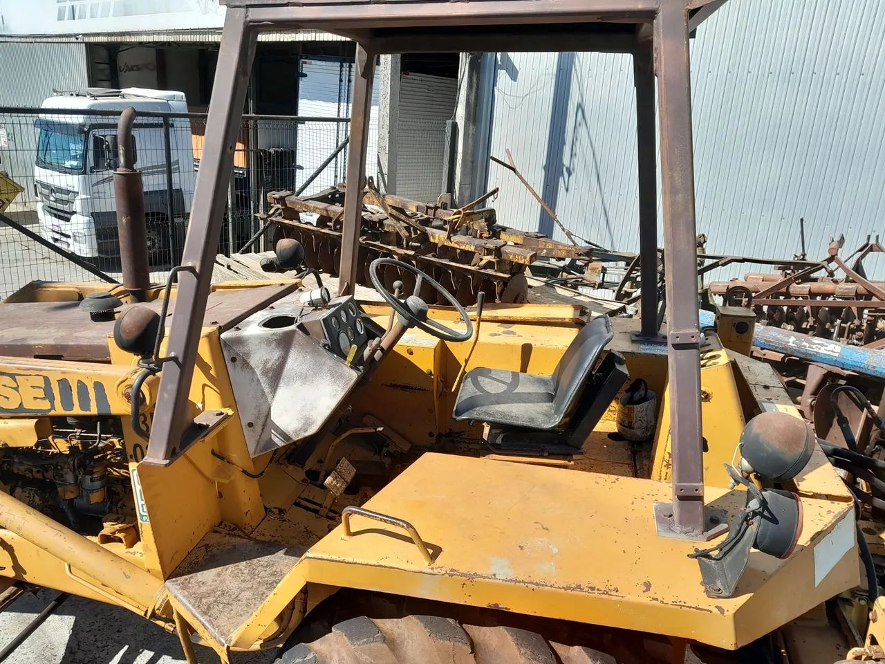 Retroescavadeira hidráulica Case 580h ano 1990 - Foto 3