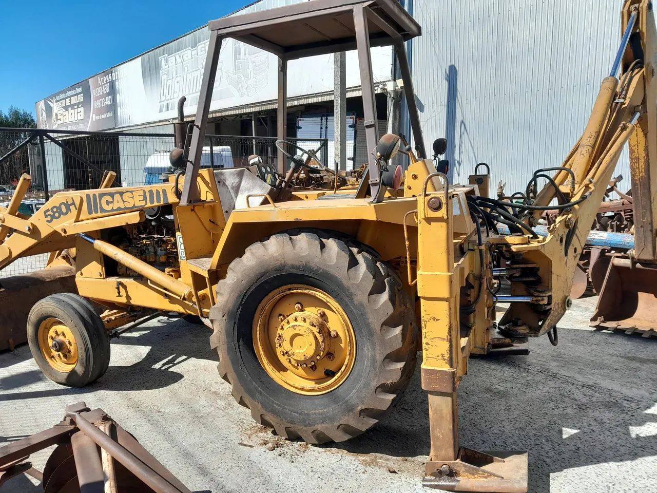 Retroescavadeira hidráulica Case 580h ano 1990 - Foto 2