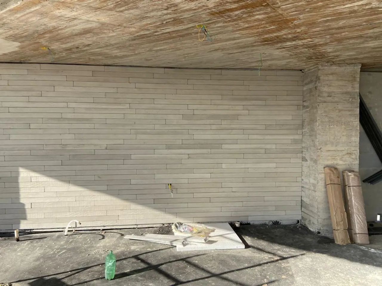 Revestimento de concreto aparente ripas / réguas - Foto 2