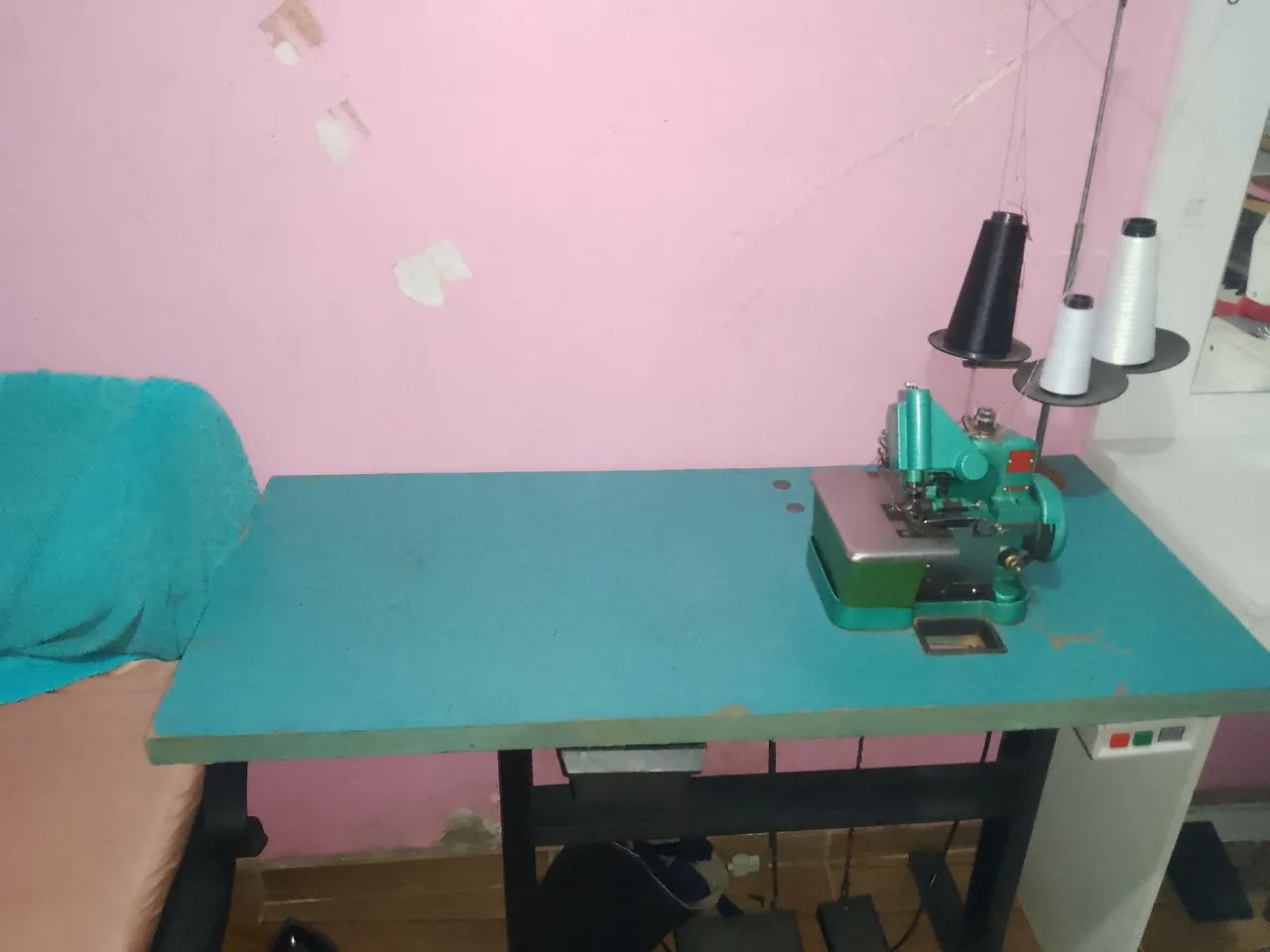 Máquina de Costura Industrial Overlock