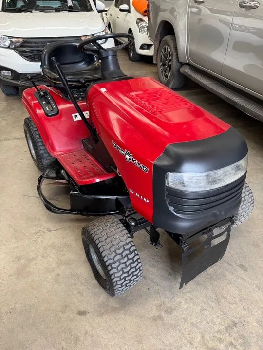 Trator cortador de grama 