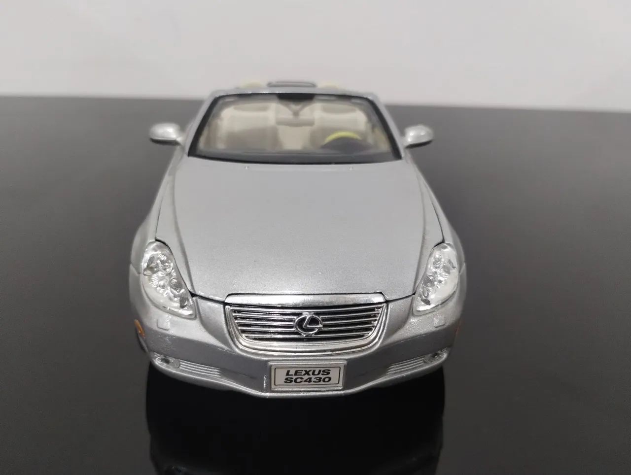 Miniatura Lexus sc430 welly 1:24 raridade  - Foto 2