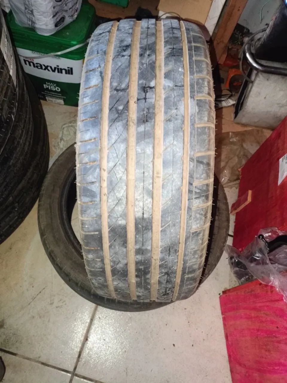  Vendo três Pneu 225/45 roda18 - Foto 3