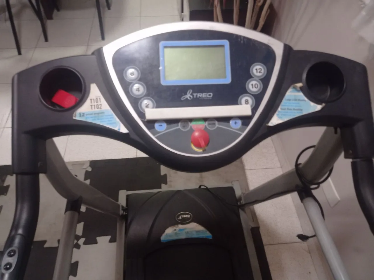 Esteira Treo Fitness Semi Nova