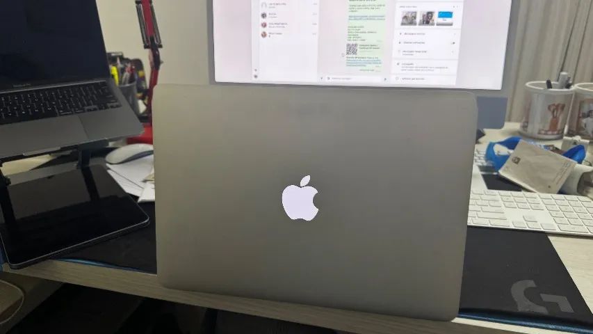 MacBook Air impecável  + teclado bluetooth + magic mouse sem fio de brinde