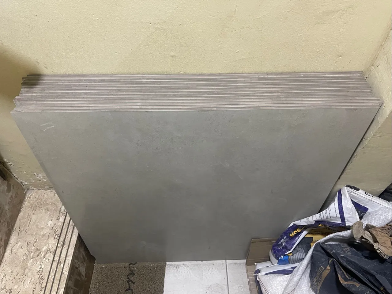 Porcelanato 83x83 novo