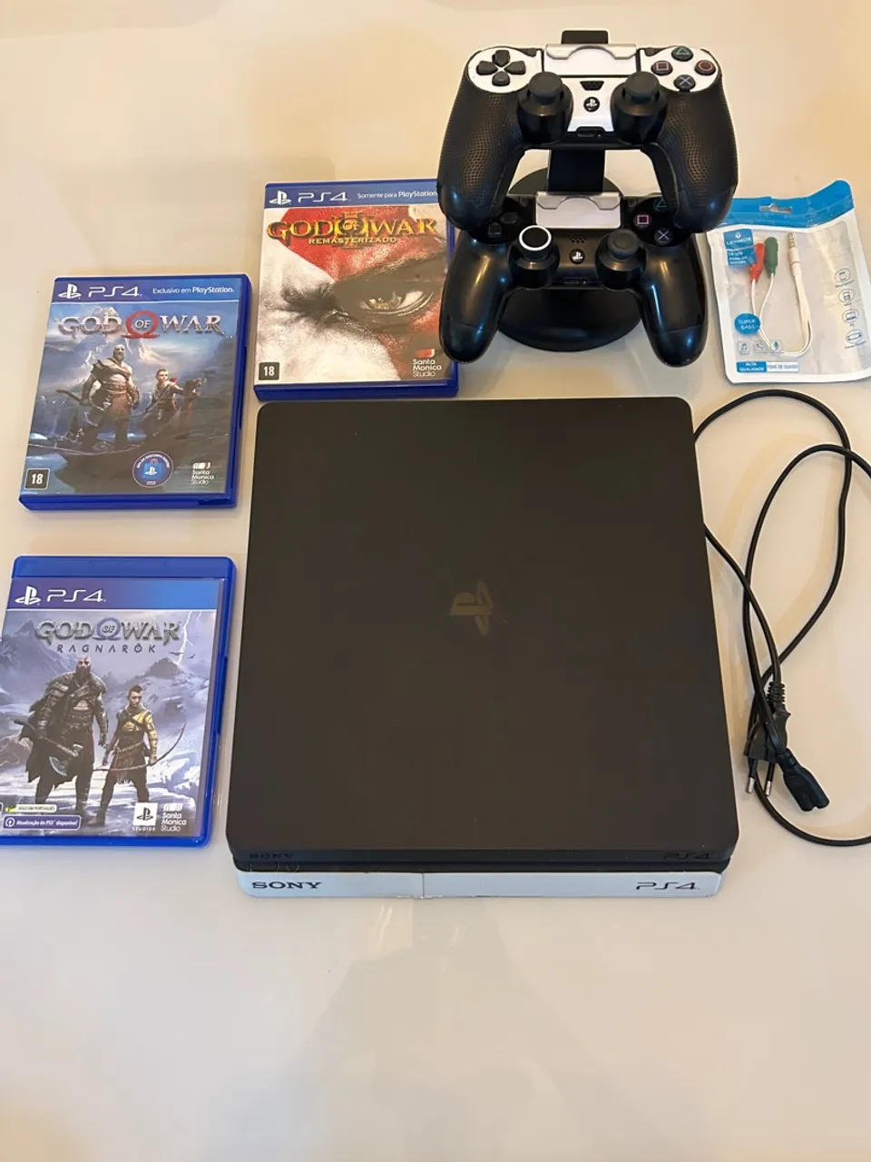 PS4 Slim 500gb + 2 Controles personalizados + 3 Jogos (God Of War)